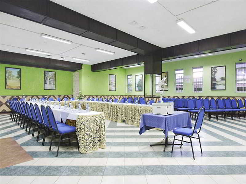 Sentrim 680 Hotel Nairobi Exteriör bild