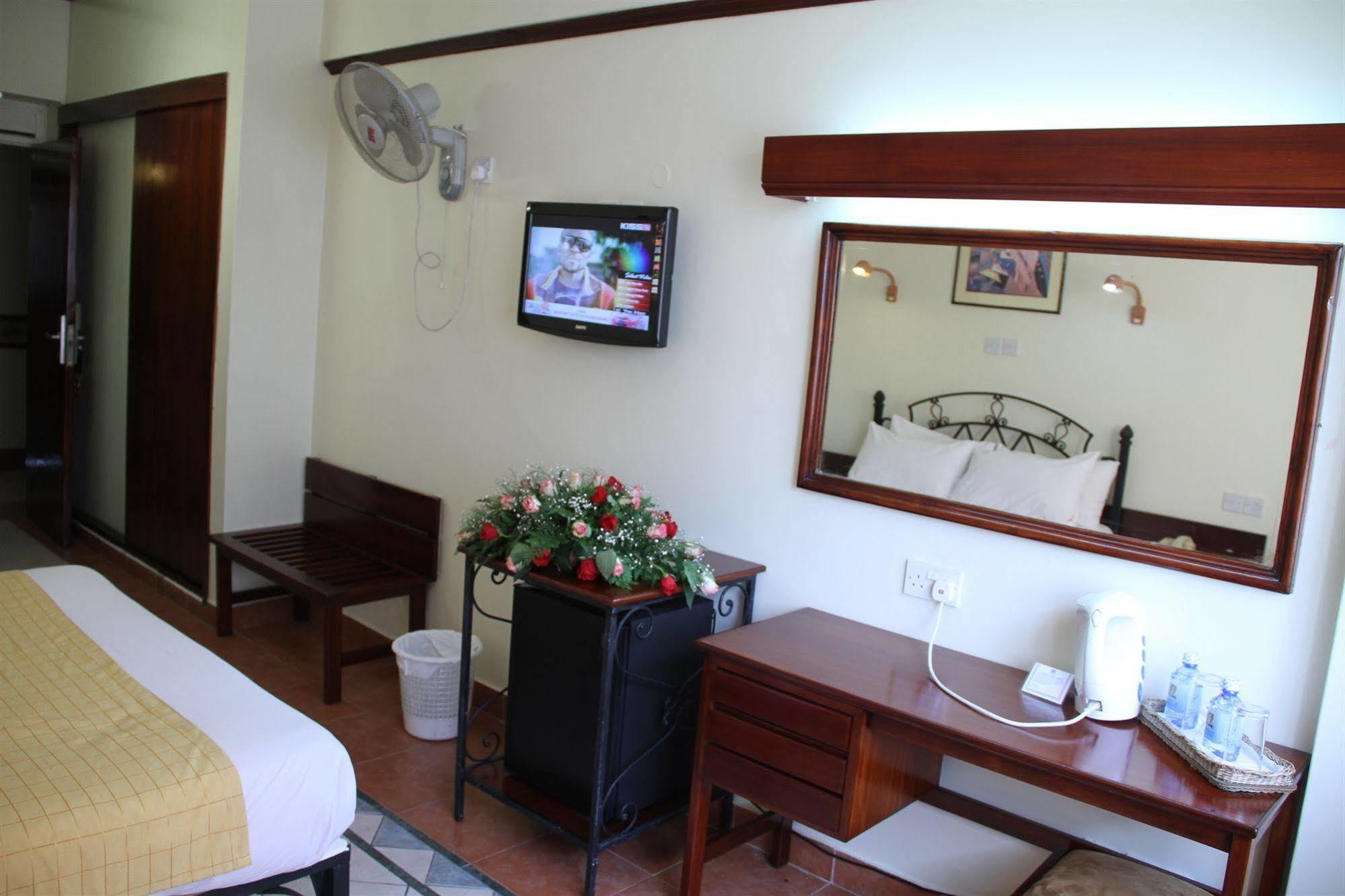 Sentrim 680 Hotel Nairobi Exteriör bild